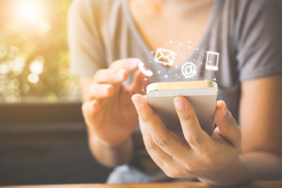 Contact et réseaux sociaux